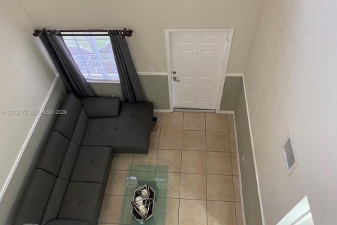 Adosado en alquiler en Hialeah, Florida, 3 dormitorios, 141.21 m2 № 2171128 - foto 4