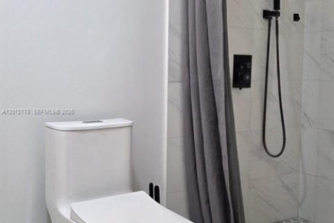 Adosado en alquiler en Hialeah, Florida, 3 dormitorios, 141.21 m2 № 2171128 - foto 12