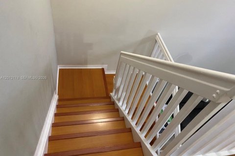 Adosado en alquiler en Hialeah, Florida, 3 dormitorios, 141.21 m2 № 2171128 - foto 6
