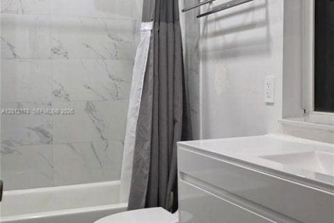 Adosado en alquiler en Hialeah, Florida, 3 dormitorios, 141.21 m2 № 2171128 - foto 13