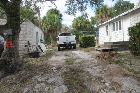 House in St. Lucie, Florida 5 bedrooms, 149.02 sq.m. № 2183153 - photo 5