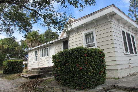 House in St. Lucie, Florida 5 bedrooms, 149.02 sq.m. № 2183153 - photo 4