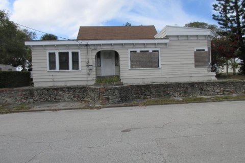 House in St. Lucie, Florida 5 bedrooms, 149.02 sq.m. № 2183153 - photo 8