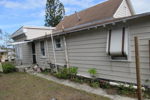 House in St. Lucie, Florida 5 bedrooms, 149.02 sq.m. № 2183153 - photo 3