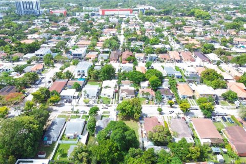 Купить коммерческую недвижимость в Майами, Флорида 136.75м2, № 2058439 - фото 5