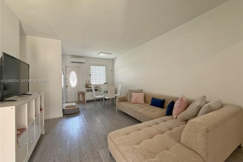 Купить коммерческую недвижимость в Майами, Флорида 136.75м2, № 2058439 - фото 16