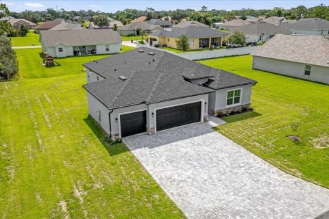 House in Sebring, Florida 4 bedrooms, 184.88 sq.m. № 1757432 - photo 26