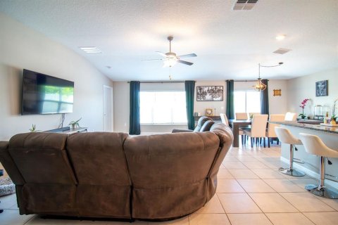 House in Wimauma, Florida 4 bedrooms, 179.77 sq.m. № 2308062 - photo 14