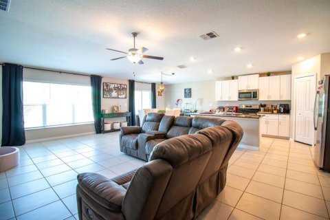 House in Wimauma, Florida 4 bedrooms, 179.77 sq.m. № 2308062 - photo 11