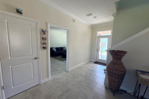 House in Davenport, Florida 6 bedrooms, 357.02 sq.m. № 2122234 - photo 13