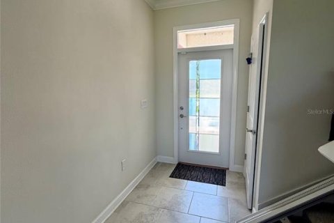 House in Davenport, Florida 6 bedrooms, 357.02 sq.m. № 2122234 - photo 14