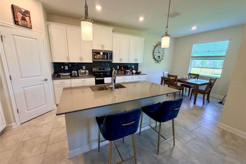 House in Davenport, Florida 6 bedrooms, 357.02 sq.m. № 2122234 - photo 6