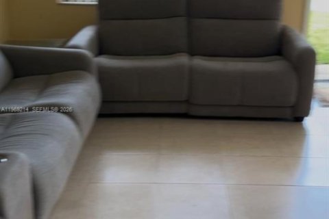 Commercial property in Dania Beach, Florida 232.91 sq.m. № 2038732 - photo 3