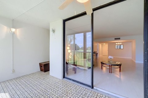 Купить кондоминиум в Уэстон, Флорида 3 комнаты, 118.26м2, № 2323706 - фото 30