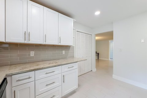 Купить кондоминиум в Уэстон, Флорида 3 комнаты, 118.26м2, № 2323706 - фото 11