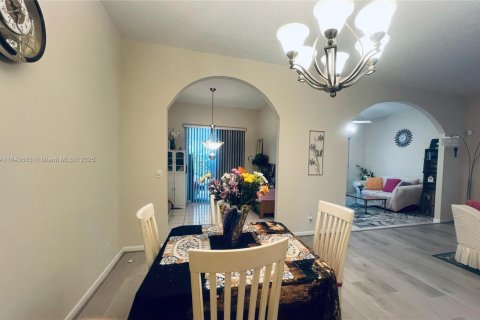 House in Lake Worth, Florida 3 bedrooms, 178 sq.m. № 1836604 - photo 4