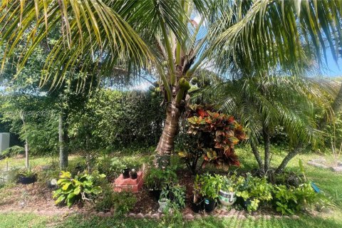 House in Lake Worth, Florida 3 bedrooms, 178 sq.m. № 1836604 - photo 12