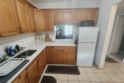 Condominio en alquiler en Margate, Florida, 2 dormitorios, 91.97 m2 № 2006342 - foto 5