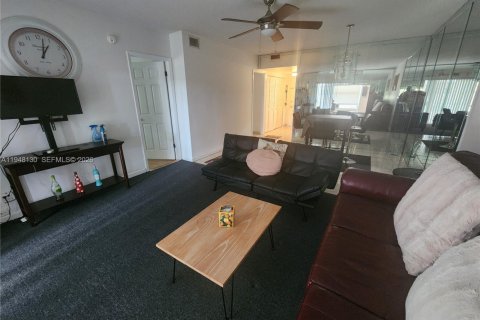 Condominio en alquiler en Margate, Florida, 2 dormitorios, 91.97 m2 № 2006342 - foto 8