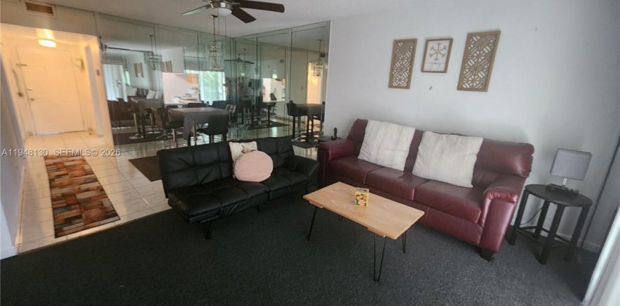 Condominio en Margate, Florida, 2 dormitorios  № 2006342