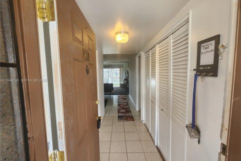 Condominio en alquiler en Margate, Florida, 2 dormitorios, 91.97 m2 № 2006342 - foto 3