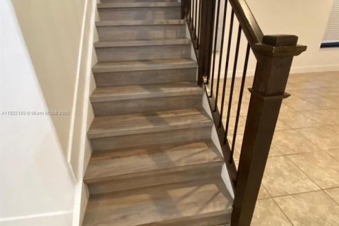 Снять в аренду виллу или дом в Хайалиа, Флорида 3 спальни, 230.96м2, № 1976985 - фото 24