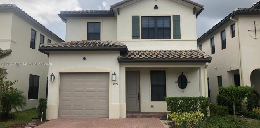 Дом в Хайалиа, Флорида 3 спальни, 230.96м2 № 1976985