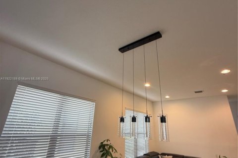 Снять в аренду виллу или дом в Хайалиа, Флорида 3 спальни, 230.96м2, № 1976985 - фото 20