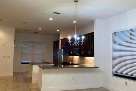 Снять в аренду виллу или дом в Хайалиа, Флорида 3 спальни, 230.96м2, № 1976985 - фото 15