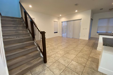 Снять в аренду виллу или дом в Хайалиа, Флорида 3 спальни, 230.96м2, № 1976985 - фото 25