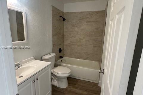 Townhouse in Florida City, Florida 4 bedrooms, 158.96 sq.m. № 2038583 - photo 5