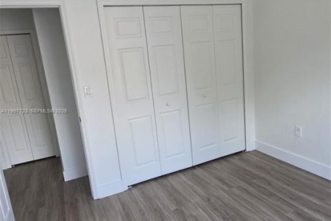 Снять в аренду таунхаус в Флорида-Сити, Флорида 4 спальни, 158.96м2, № 2038583 - фото 10