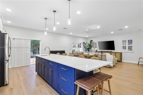 House in Pompano Beach, Florida 4 bedrooms, 223.34 sq.m. № 1761875 - photo 6