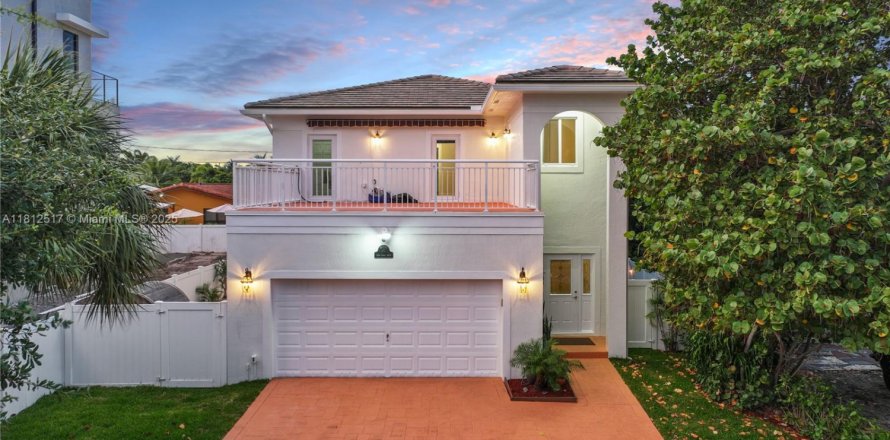 House in Pompano Beach, Florida 4 bedrooms, 223.34 sq.m. № 1761875