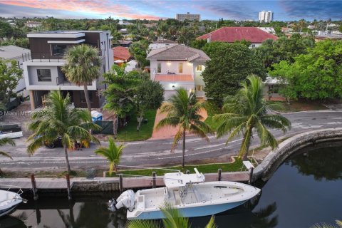 House in Pompano Beach, Florida 4 bedrooms, 223.34 sq.m. № 1761875 - photo 27