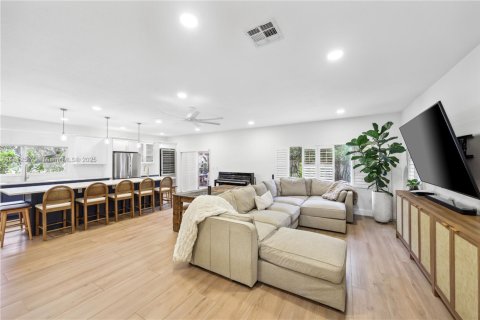 House in Pompano Beach, Florida 4 bedrooms, 223.34 sq.m. № 1761875 - photo 11