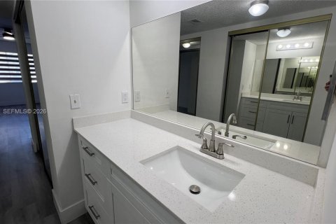 Copropriété à louer à Coral Springs, Floride: 2 chambres, 78.97 m2 № 2033254 - photo 12