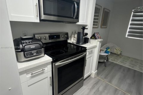 Copropriété à louer à Coral Springs, Floride: 2 chambres, 78.97 m2 № 2033254 - photo 2