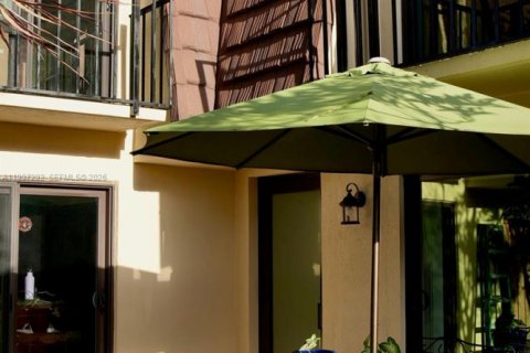 Townhouse in Lake Worth, Florida 2 bedrooms, 120.96 sq.m. № 2063518 - photo 4