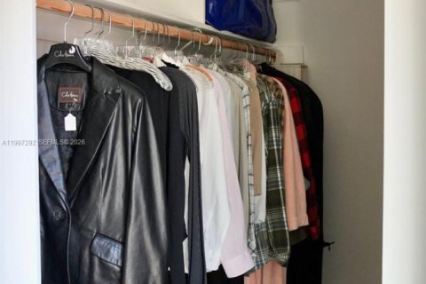 Townhouse in Lake Worth, Florida 2 bedrooms, 120.96 sq.m. № 2063518 - photo 25