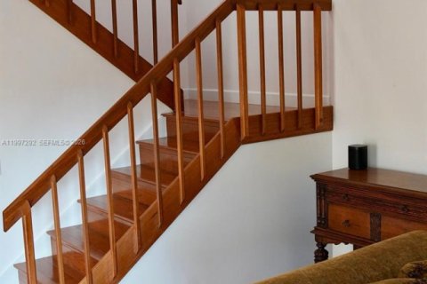 Townhouse in Lake Worth, Florida 2 bedrooms, 120.96 sq.m. № 2063518 - photo 10