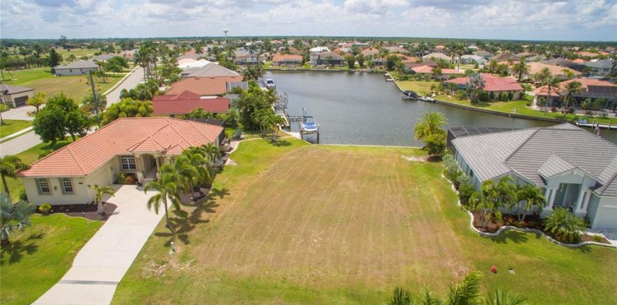 Terrain à Punta Gorda, Floride № 2239006