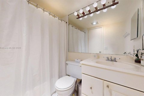 Condo in Boca Raton, Florida, 1 bedroom № 1977832 - photo 17