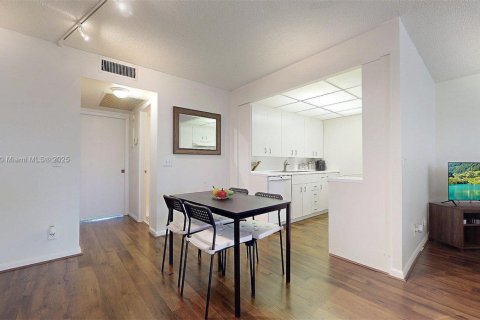 Condo in Boca Raton, Florida, 1 bedroom № 1977832 - photo 7