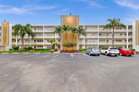 Condo in Boca Raton, Florida, 1 bedroom № 1977832 - photo 22