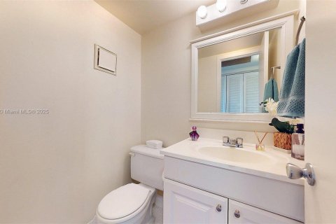 Condo in Boca Raton, Florida, 1 bedroom № 1977832 - photo 11
