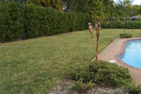 House in Miami, Florida 4 bedrooms, 125.6 sq.m. № 1980027 - photo 24