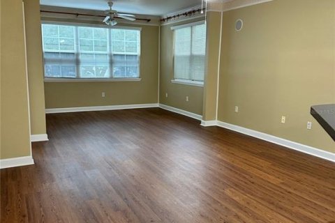 Condominio en alquiler en Orlando, Florida, 2 dormitorios, 114.55 m2 № 1914059 - foto 3
