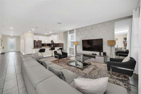 Casa en venta en Davenport, Florida, 7 dormitorios, 373.28 m2 № 1418892 - foto 13