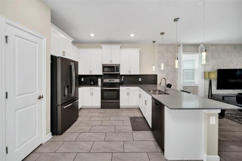 Casa en venta en Davenport, Florida, 7 dormitorios, 373.28 m2 № 1418892 - foto 9